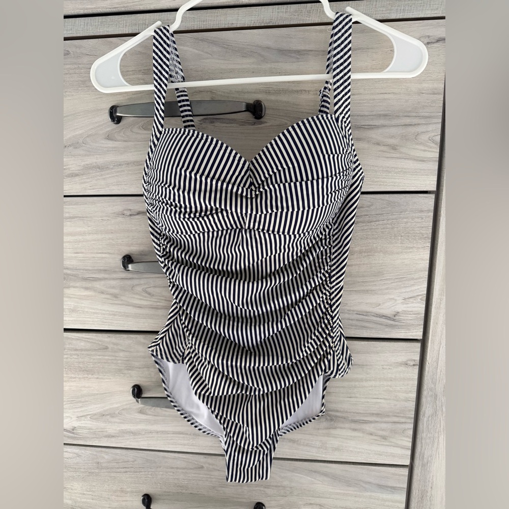 Nip Tuck One Piece Swimsuit, Size 6